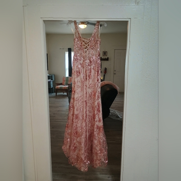 Morilee designer Pink Prom dress - Picture 4 of 9